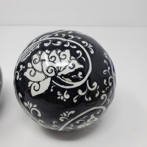 Bohemian Large Porcelain  black & White decorative balls 4" across - Picture 3 of 3